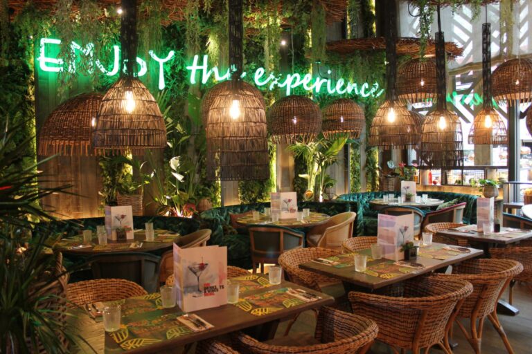 Instalación Profesional para Local Enjoy IT en Granada