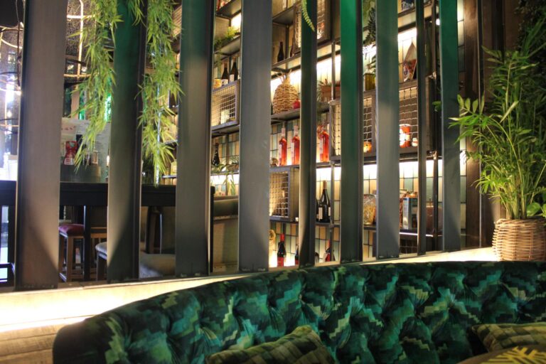 Instalación Profesional para Local Enjoy IT en Granada