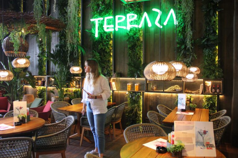 Instalación Profesional para Local Enjoy IT en Granada