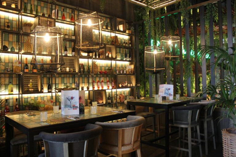 Instalación Profesional para Local Enjoy IT en Granada