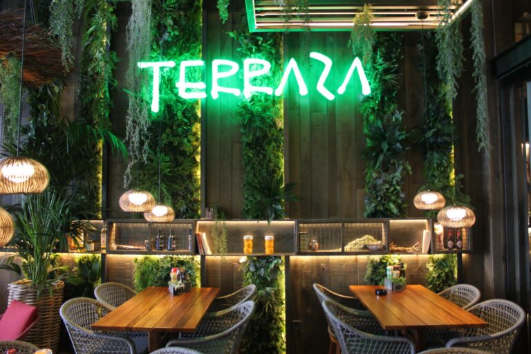 Instalación Profesional para Local Enjoy IT en Granada