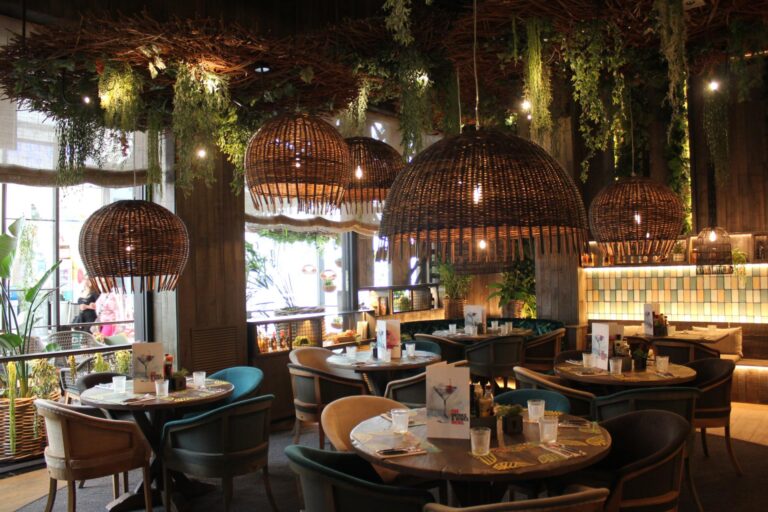 Instalación Profesional para Local Enjoy IT en Granada