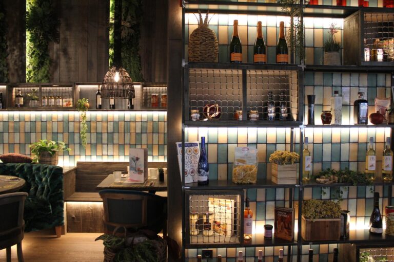 Instalación Profesional para Local Enjoy IT en Granada