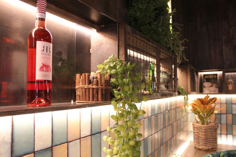 Instalación Profesional para Local Enjoy IT en Granada