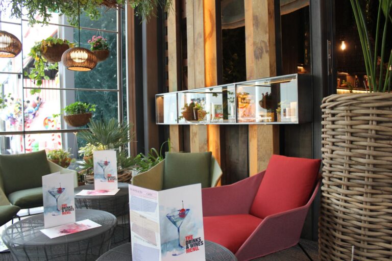 Instalación Profesional para Local Enjoy IT en Granada