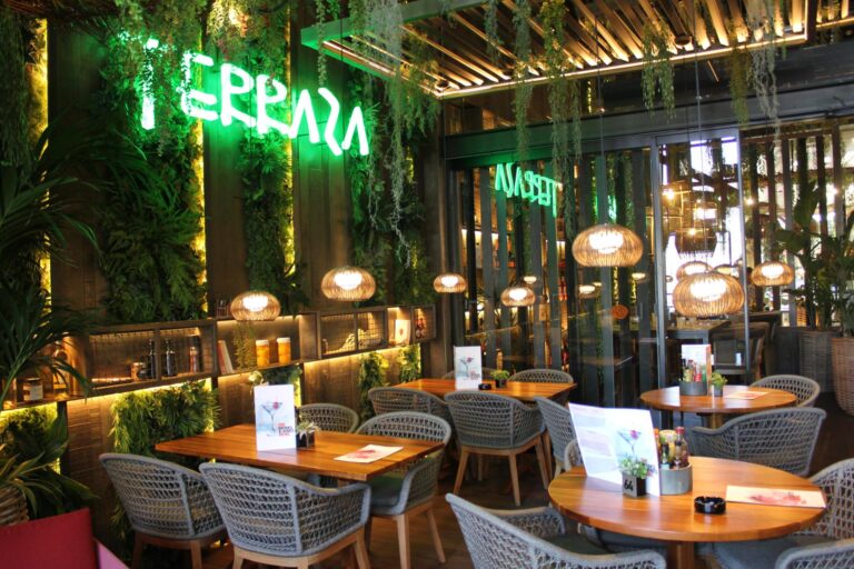 Instalación Profesional para Local Enjoy IT en Granada