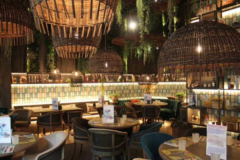 Instalación Profesional para Local Enjoy IT en Granada