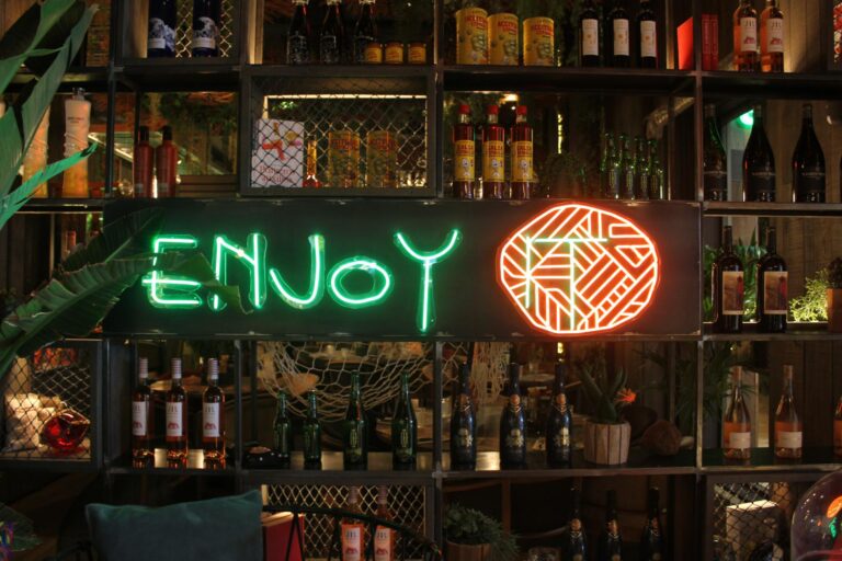 Instalación Profesional para Local Enjoy IT en La Jonquera